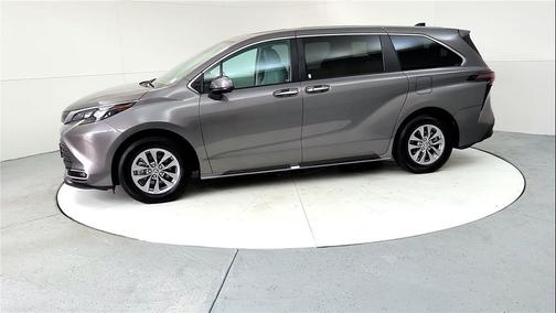 2024 Toyota Sienna XLE 7 Passenger