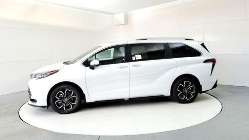 Wind Chill Pearl 2026 Toyota Sienna Platinum