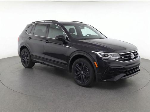 Deep Black Pearl 2022 Volkswagen Tiguan 2.0T SE R-Line Black 4MOTION