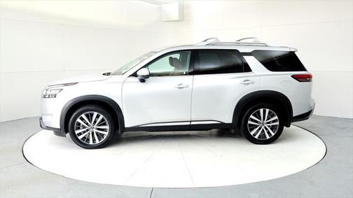 2022 Nissan Pathfinder Platinum 4WD