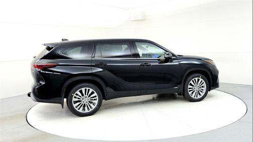 Midnight Black Metallic 2026 Toyota Highlander Hybrid Platinum