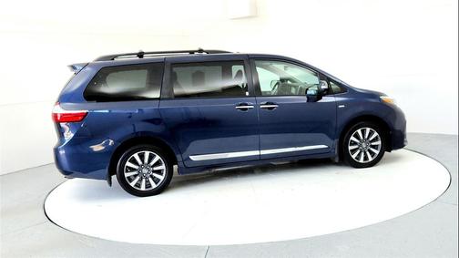 2019 Toyota Sienna Limited Premium