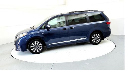2019 Toyota Sienna Limited Premium