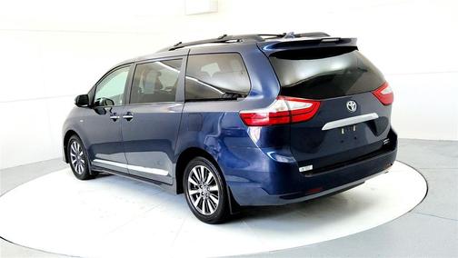 2019 Toyota Sienna Limited Premium