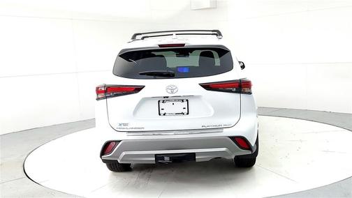2025 Toyota Highlander Platinum