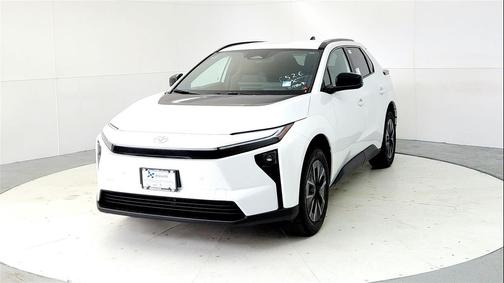 Wind Chill Pearl 2026 Toyota bZ XLE