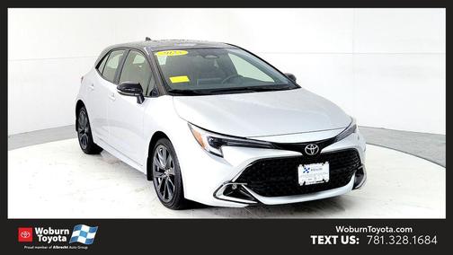 Classic Silver Metallic/Midnight Black Metallic 2025 Toyota Corolla XSE