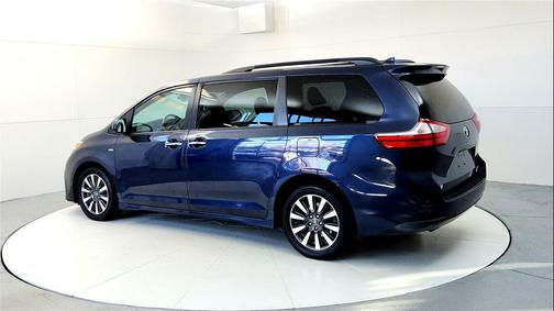2019 Toyota Sienna XLE Premium