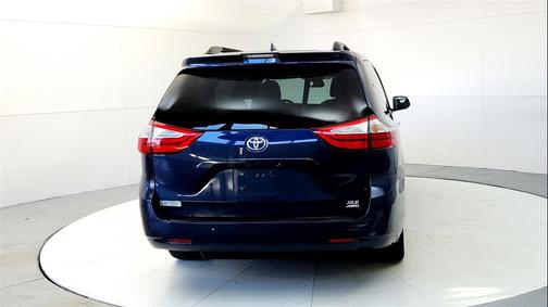 2019 Toyota Sienna XLE Premium