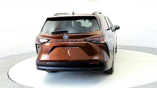 2024 Toyota Sienna XLE