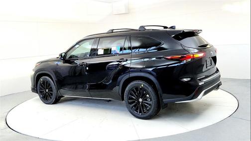 2026 Toyota Highlander XSE