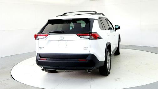 Ice Cap 2023 Toyota RAV4 XLE