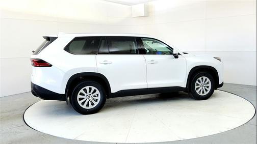 Wind Chill Pearl 2026 Toyota Grand Highlander Hybrid XLE