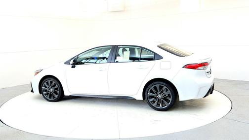 Wind Chill Pearl 2026 Toyota Corolla SE