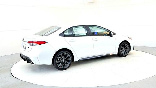 Wind Chill Pearl 2026 Toyota Corolla SE