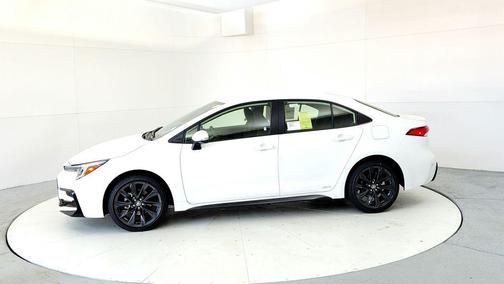 Ice Cap 2026 Toyota Corolla Hybrid SE