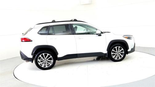 2022 Toyota Corolla Cross XLE
