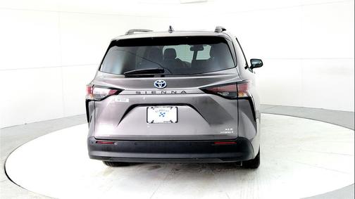 2024 Toyota Sienna XLE