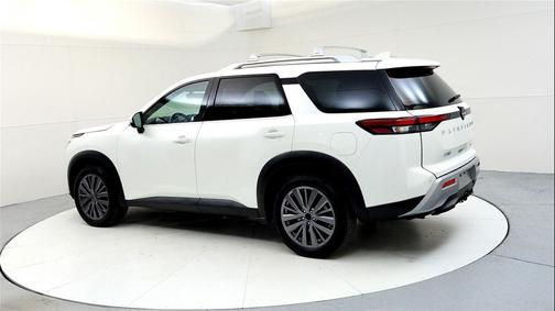 2023 Nissan Pathfinder SL 4WD