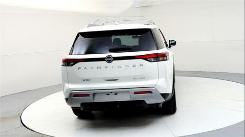 2023 Nissan Pathfinder SL 4WD