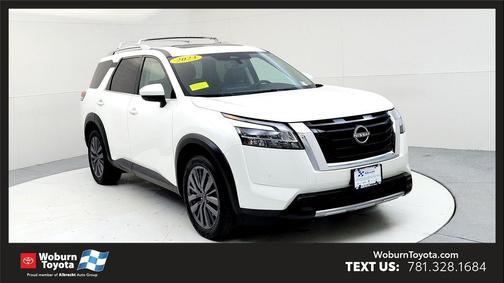 2023 Nissan Pathfinder SL 4WD