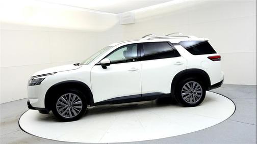 2023 Nissan Pathfinder SL 4WD