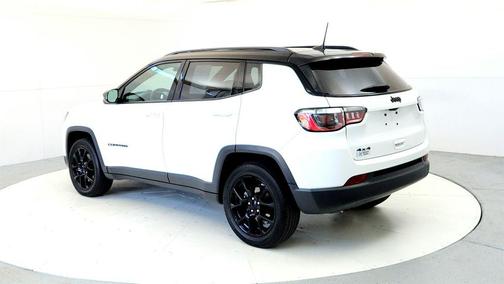 Bright White Clearcoat 2023 Jeep Compass Latitude