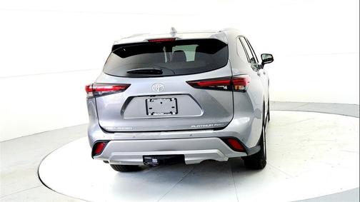 2026 Toyota Highlander Platinum