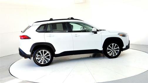 2022 Toyota Corolla Cross XLE