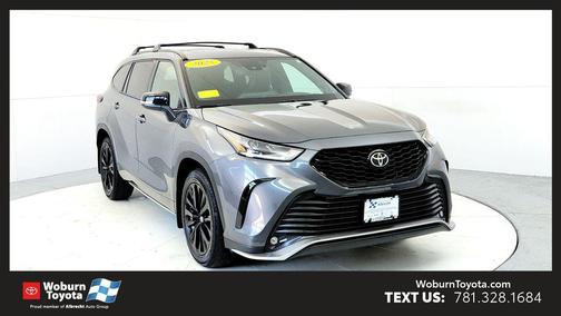 Magnetic Gray Metallic 2025 Toyota Highlander XSE