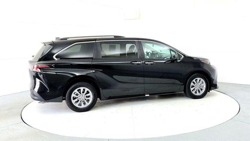 Midnight Black Metallic 2024 Toyota Sienna XLE