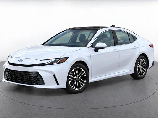 Wind Chill Pearl 2025 Toyota Camry XLE