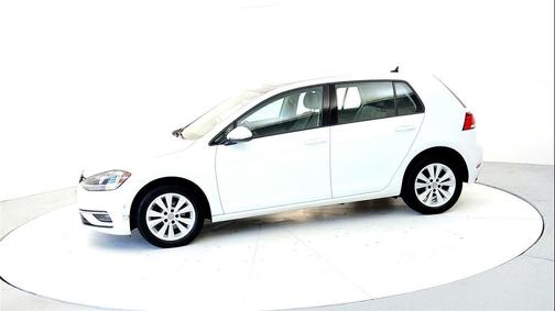 2018 Volkswagen Golf TSI SE
