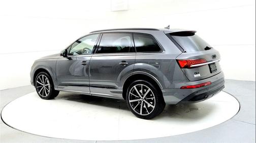 2021 Audi Q7 55 Premium Plus