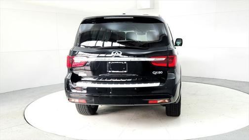 2021 INFINITI QX80 Luxe