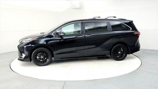 2024 Toyota Sienna Platinum 7 Passenger