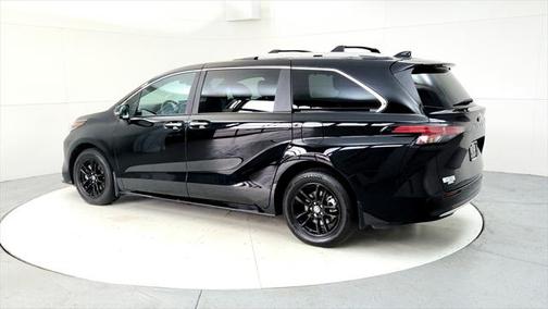 2024 Toyota Sienna Platinum 7 Passenger