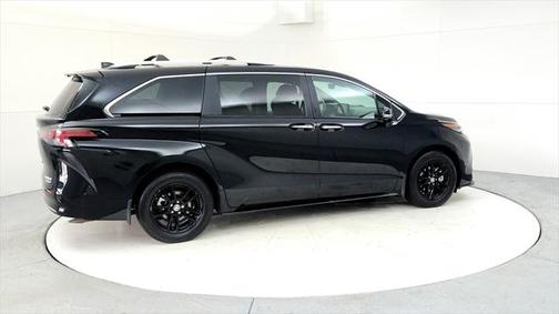 2024 Toyota Sienna Platinum 7 Passenger