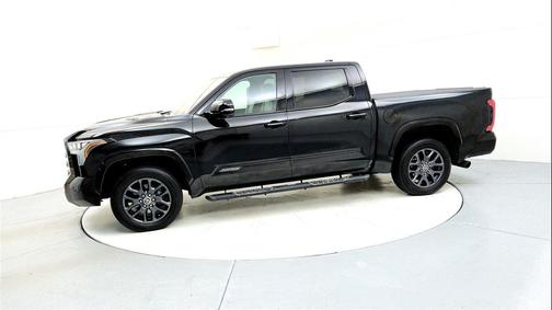 2023 Toyota Tundra Hybrid Platinum