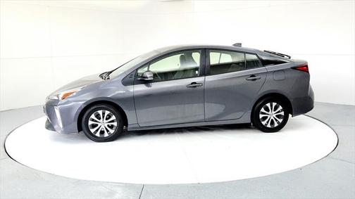 2022 Toyota Prius XLE