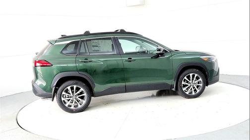 2025 Toyota Corolla Cross XLE