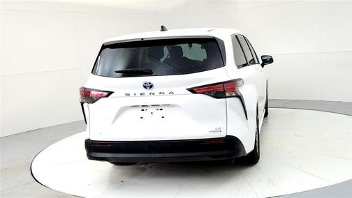 2021 Toyota Sienna LE
