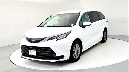 2021 Toyota Sienna LE