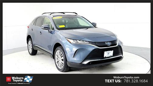 Coastal Gray Metallic 2022 Toyota Venza XLE