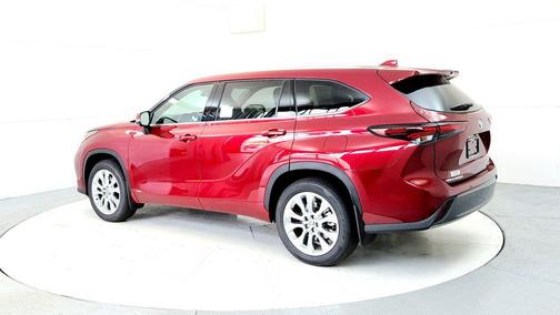 Ruby Flare Pearl 2026 Toyota Highlander Hybrid Limited