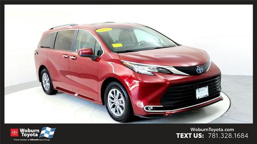 2023 Toyota Sienna XLE 8 Passenger
