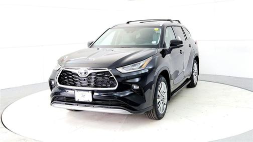 Midnight Black Metallic 2026 Toyota Highlander Hybrid Platinum