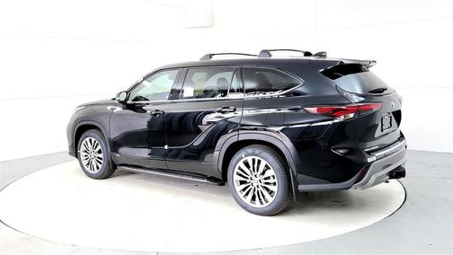 Midnight Black Metallic 2026 Toyota Highlander Hybrid Platinum