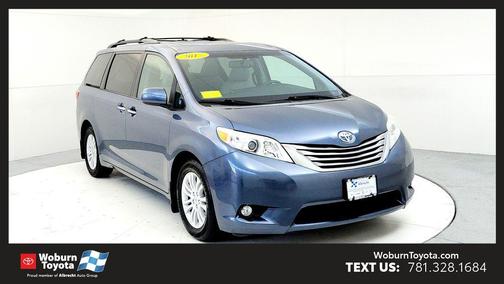 Shoreline Blue Pearl 2017 Toyota Sienna XLE