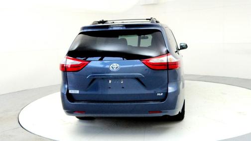 Shoreline Blue Pearl 2017 Toyota Sienna XLE
